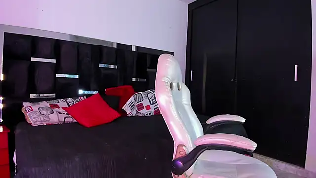 Tasha Sant online show from 11-04-25, 08:23