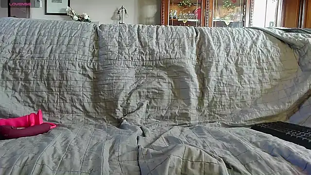 Snapshot of LauraMonolo chatting on 06-05-26, 06:29 LauraMonolo online show from 06-05-26, 06:29