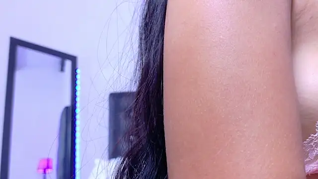 Skinny hottie18 online show from 09-27-25, 01:28