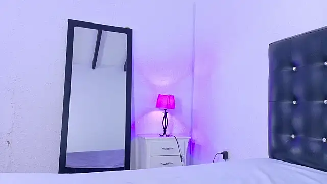 Skinny hottie18 online show from 07-10-26, 02:39