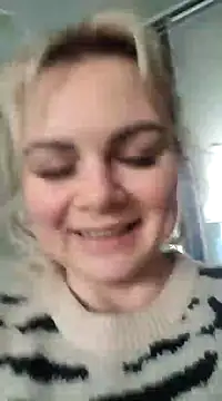 Snapshot of candy_queeen chatting on 02-27-25, 04:46 candy queeen online show from 02-27-25, 04:46