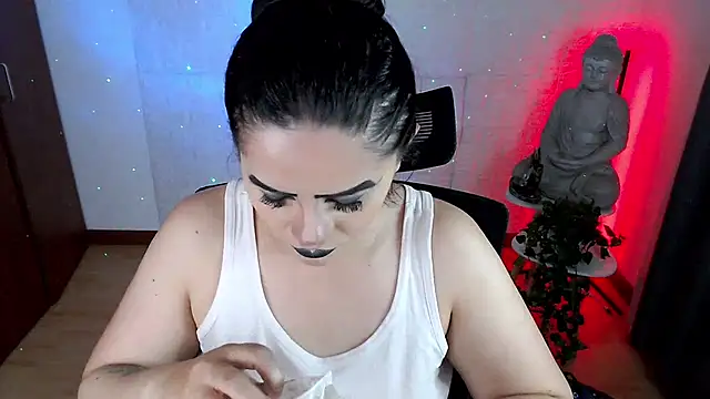 GODDESS EVANS online show from 07-16-26, 12:40