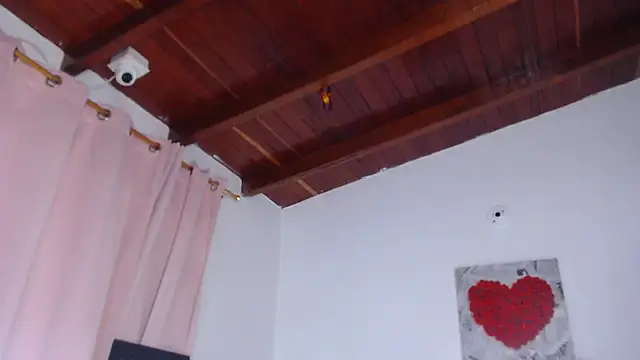 Snapshot of Amara_Red chatting on 12-18-25, 11:03 Amara Red online show from 12-18-25, 11:03