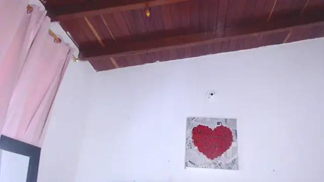 Snapshot of Amara_Red chatting on 11-07-25, 03:38 Amara Red online show from 11-07-25, 03:38