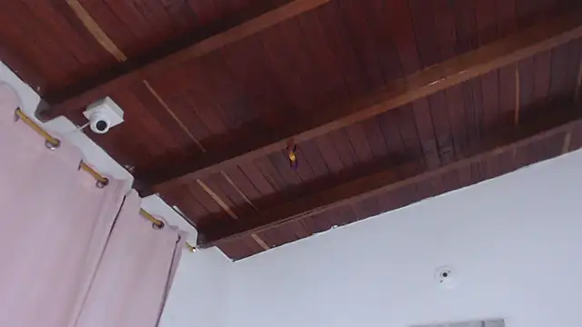 Snapshot of Amara_Red chatting on 10-23-25, 11:20 Amara Red online show from 10-23-25, 11:20