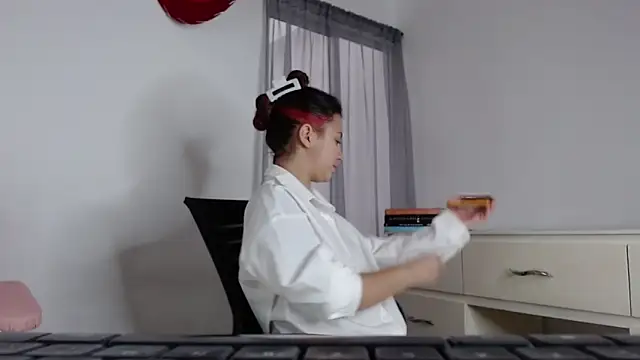 melody  bleir online show from 03-04-26, 08:38