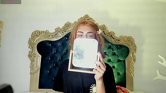 Snapshot of Ari_sunshine_ chatting on 11-17-25, 04:05 Ari sunshine online show from 11-17-25, 04:05