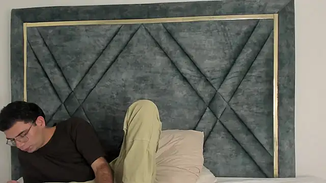 Snapshot of Ari_sunshine_ chatting on 12-14-25, 09:20 Ari sunshine online show from 12-14-25, 09:20