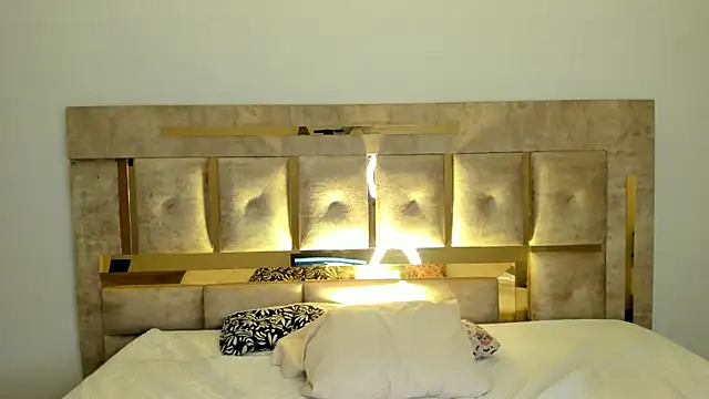 Snapshot of Ari_sunshine_ chatting on 10-03-25, 06:15 Ari sunshine online show from 10-03-25, 06:15