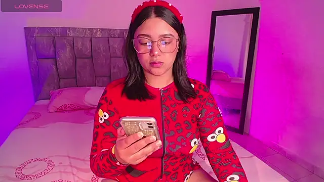 DIANEE 01 online show from 11-07-25, 10:46