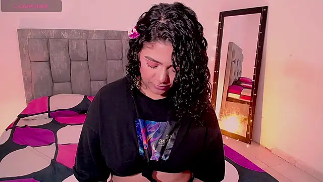 DIANEE 01 online show from 03-25-26, 09:57