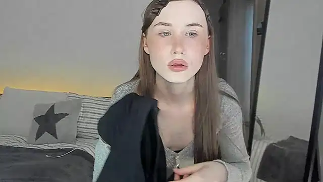 Snapshot of Stella_Sunny chatting on 05-24-26, 04:29 Stella Sunny online show from 05-24-26, 04:29
