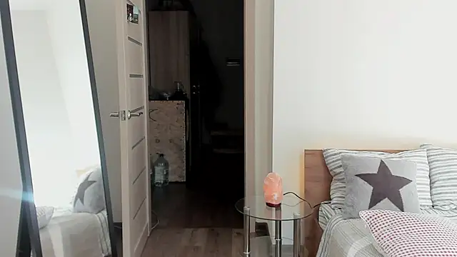 Stella Sunny online show from 04-05-26, 07:37