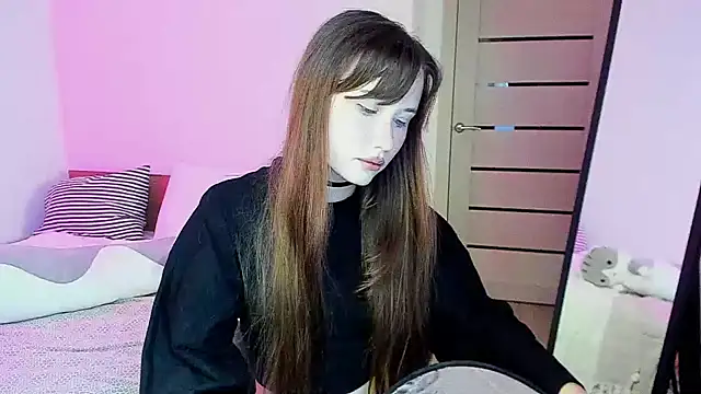 Stella Sunny online show from 11-29-25, 12:00