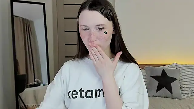 Stella Sunny online show from 04-04-26, 12:39