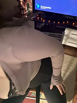 Snapshot of tigerrtiger chatting on 02-09-26, 09:35 tigerrtiger online show from 02-09-26, 09:35