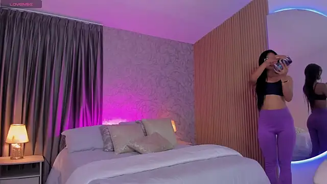 anniie smith online show from 11-28-25, 03:07