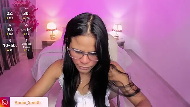 anniie smith online show from 10-28-25, 11:09