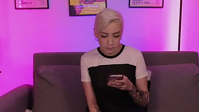 Snapshot of jane_hart_ chatting on 02-19-26, 01:24 jane hart online show from 02-19-26, 01:24