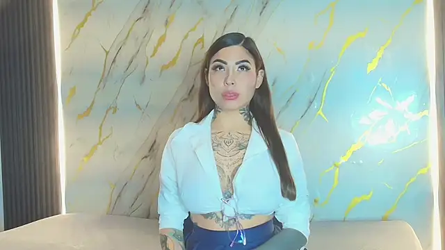 Snapshot of EmiliMontero chatting on 08-02-26, 03:05 EmiliMontero online show from 08-02-26, 03:05