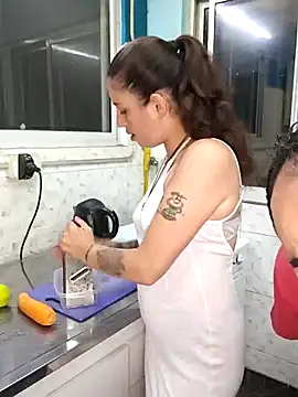 solangeyaelok1 online show from 01-21-25, 03:48