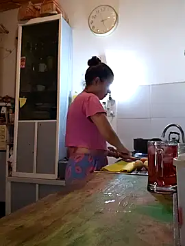 solangeyaelok1 online show from 02-01-25, 12:18