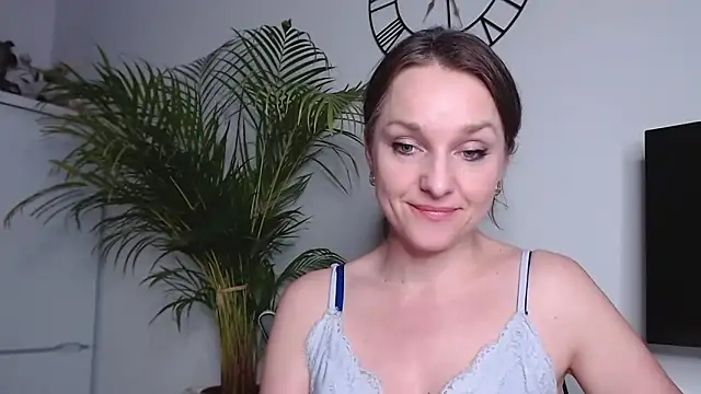 AliciaDesire online show from 02-12-25, 06:30