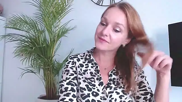 AliciaDesire online show from 10-28-25, 01:54