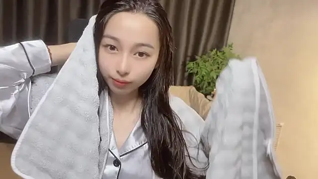 Gina-520 online show from 01-18-26, 03:59