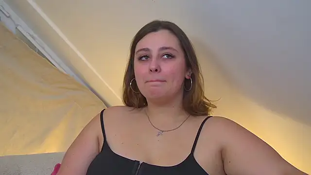 Snapshot of MaryMurray chatting on 11-03-25, 06:33 MaryMurray online show from 11-03-25, 06:33