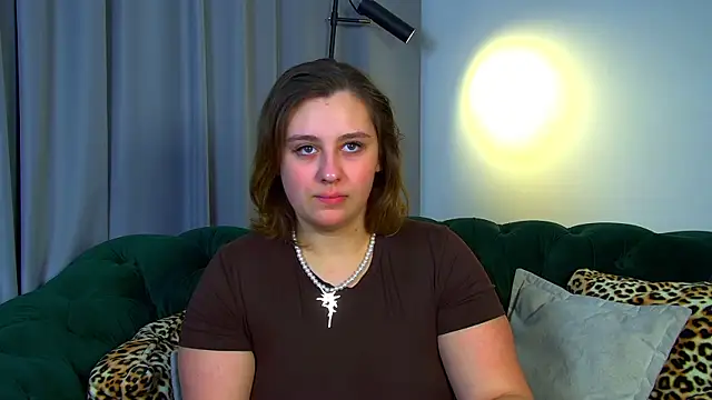 Snapshot of MaryMurray chatting on 10-23-25, 06:45 MaryMurray online show from 10-23-25, 06:45