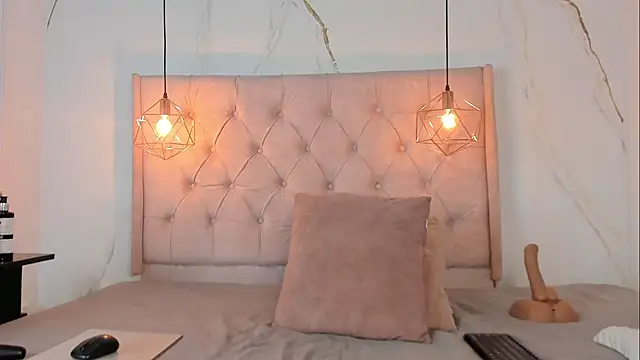 zamira 44 online show from 04-07-26, 02:19