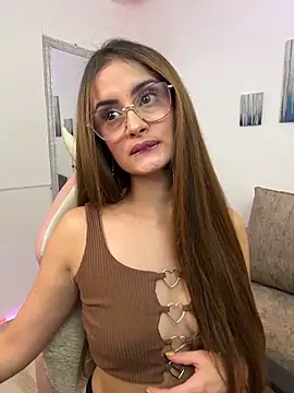 MiaaLoren online show from 10-30-25, 04:37