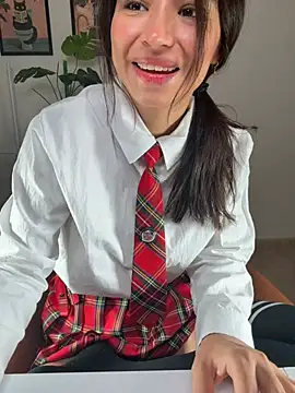 Snapshot of Adriennesexxx chatting on 05-22-26, 09:29 Adriennesexxx online show from 05-22-26, 09:29