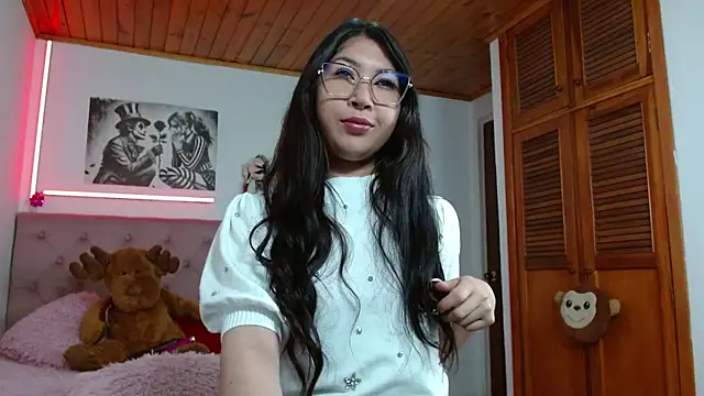Snapshot of tifanny-squirt chatting on 10-25-25, 04:33 tifanny-squirt online show from 10-25-25, 04:33