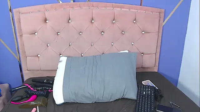 Camila Nolimit online show from 11-08-25, 10:13