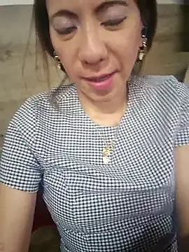 Lunababymylove online show from 04-04-26, 11:22