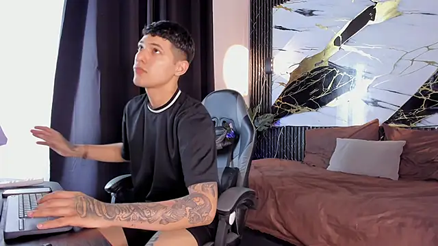 kyle smithxx online show from 12-20-25, 04:15