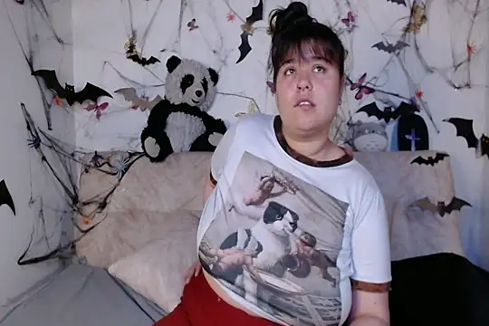 LennaTurnerr online show from 10-12-25, 12:23