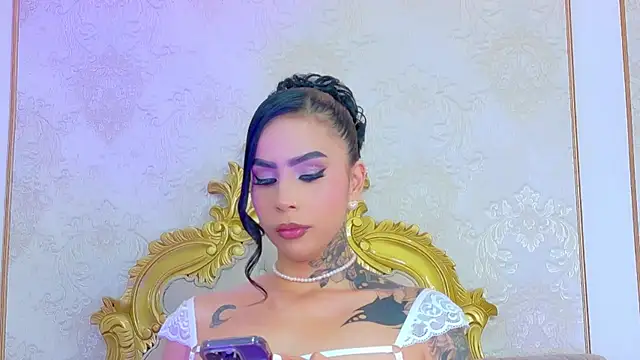 Snapshot of GiahDaniels chatting on 05-19-26, 03:19 GiahDaniels online show from 05-19-26, 03:19