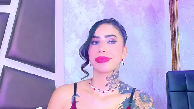 Snapshot of GiahDaniels chatting on 05-14-26, 04:20 GiahDaniels online show from 05-14-26, 04:20