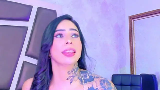 Snapshot of GiahDaniels chatting on 05-10-26, 03:21 GiahDaniels online show from 05-10-26, 03:21