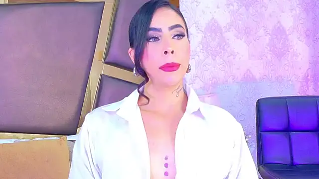 GiahDaniels online show from 04-08-26, 01:18