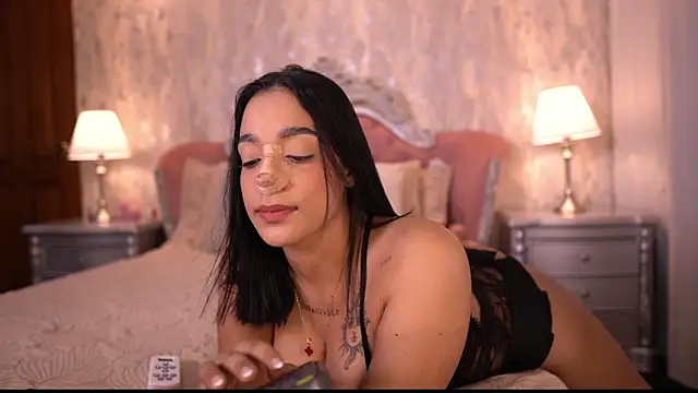 Snapshot of AngelineConnor chatting on 11-06-25, 09:19 AngelineConnor online show from 11-06-25, 09:19