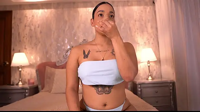 Snapshot of AngelineConnor chatting on 11-15-25, 10:36 AngelineConnor online show from 11-15-25, 10:36