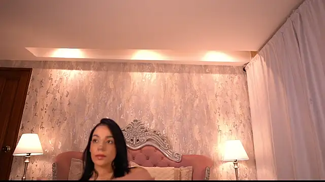 Snapshot of AngelineConnor chatting on 11-14-25, 10:35 AngelineConnor online show from 11-14-25, 10:35