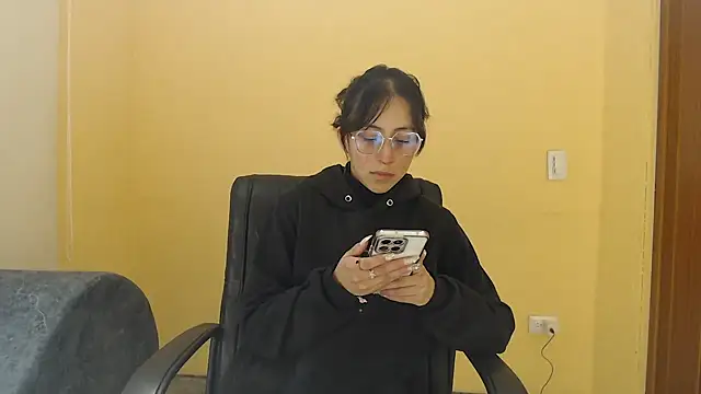 ling ling24 online show from 10-18-25, 03:08