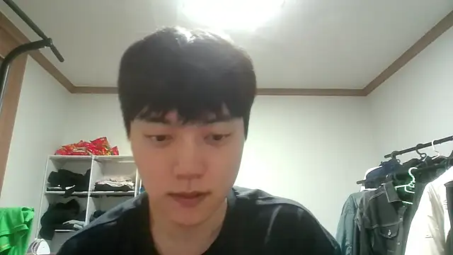 Snapshot of dhwisydy chatting on 04-15-26, 06:01 dhwisydy online show from 04-15-26, 06:01