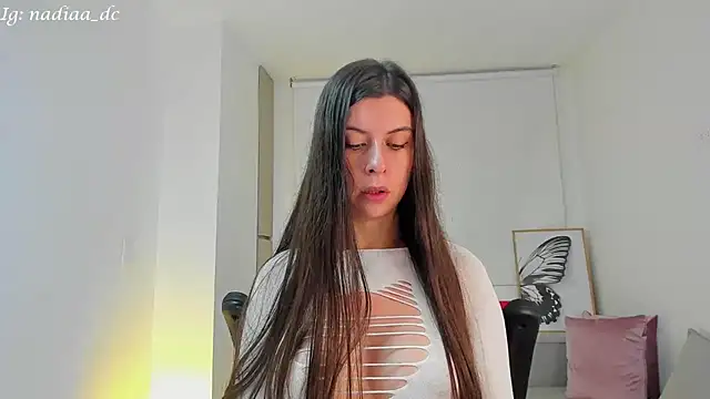 Snapshot of Nadiaa_ chatting on 01-12-25, 03:17 Nadiaa online show from 01-12-25, 03:17