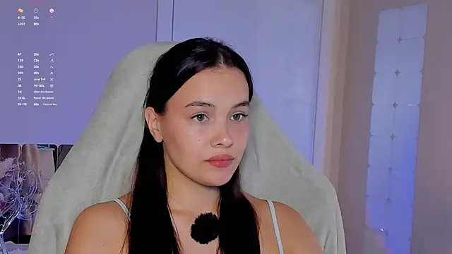 Snapshot of _Sweetie_ chatting on 10-11-25, 05:03 Sweetie online show from 10-11-25, 05:03